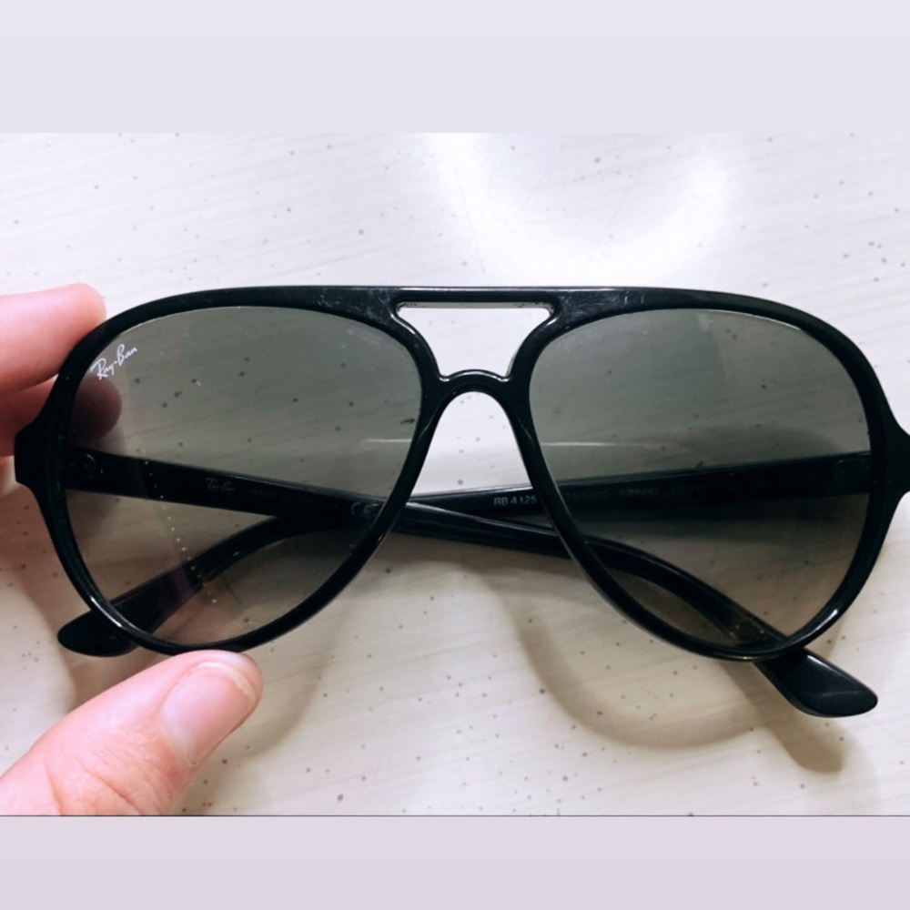 Ray Bans! Cat eye 5000 classic.